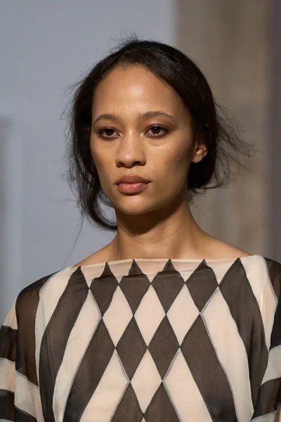 Look 5